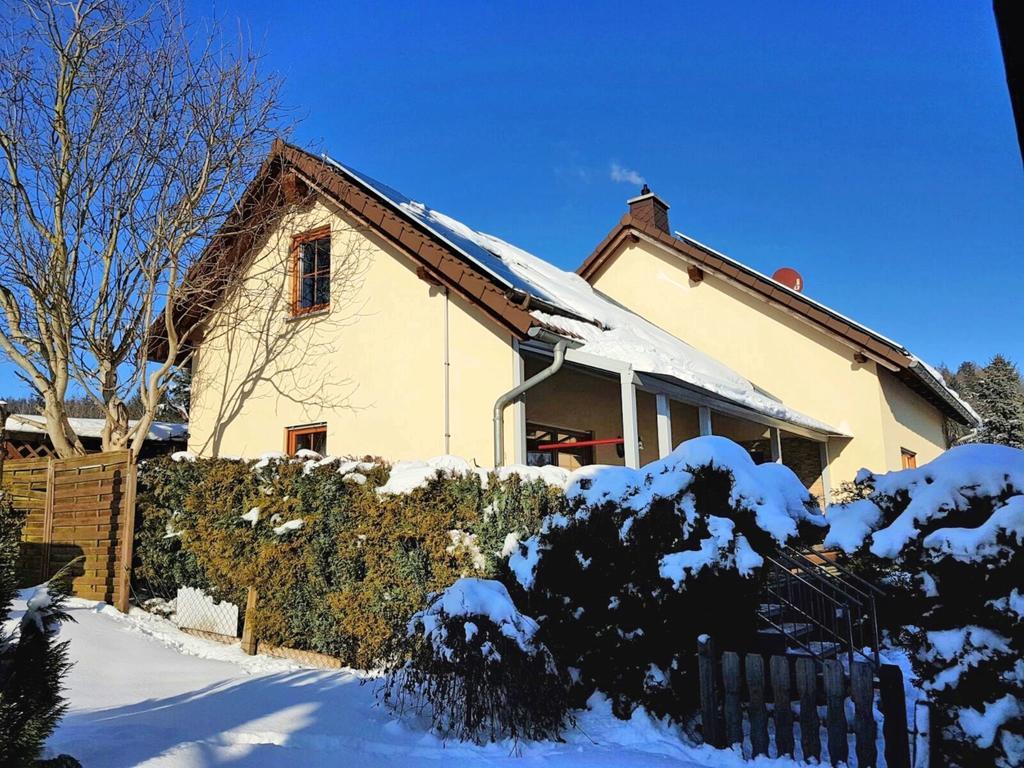 Oelsnitz  Apartment With Views Of The Ore Mountains מראה חיצוני תמונה